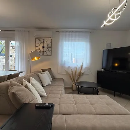 Istra Mare Private Pool & Parking Apartamento Ližnjan